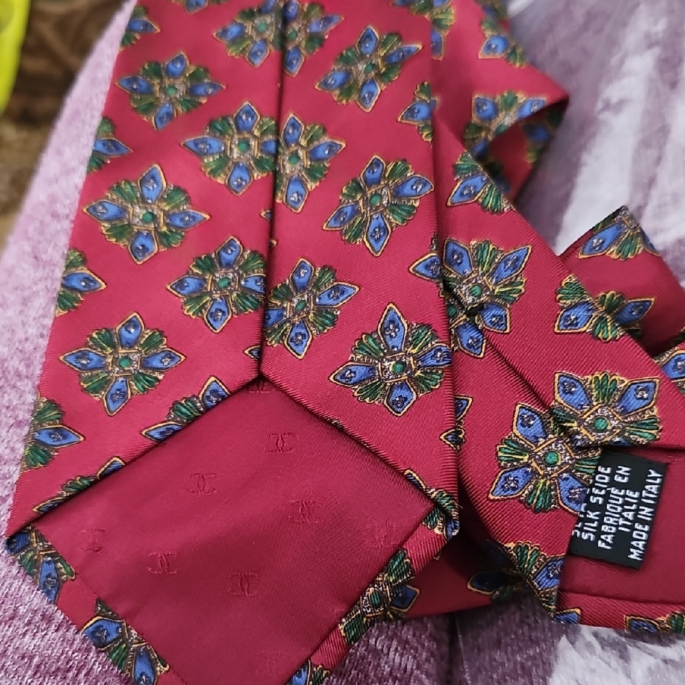 Elegant Red Patterned Silk Tie, ITALY,CHANEL PARIS,AUTHENTIC